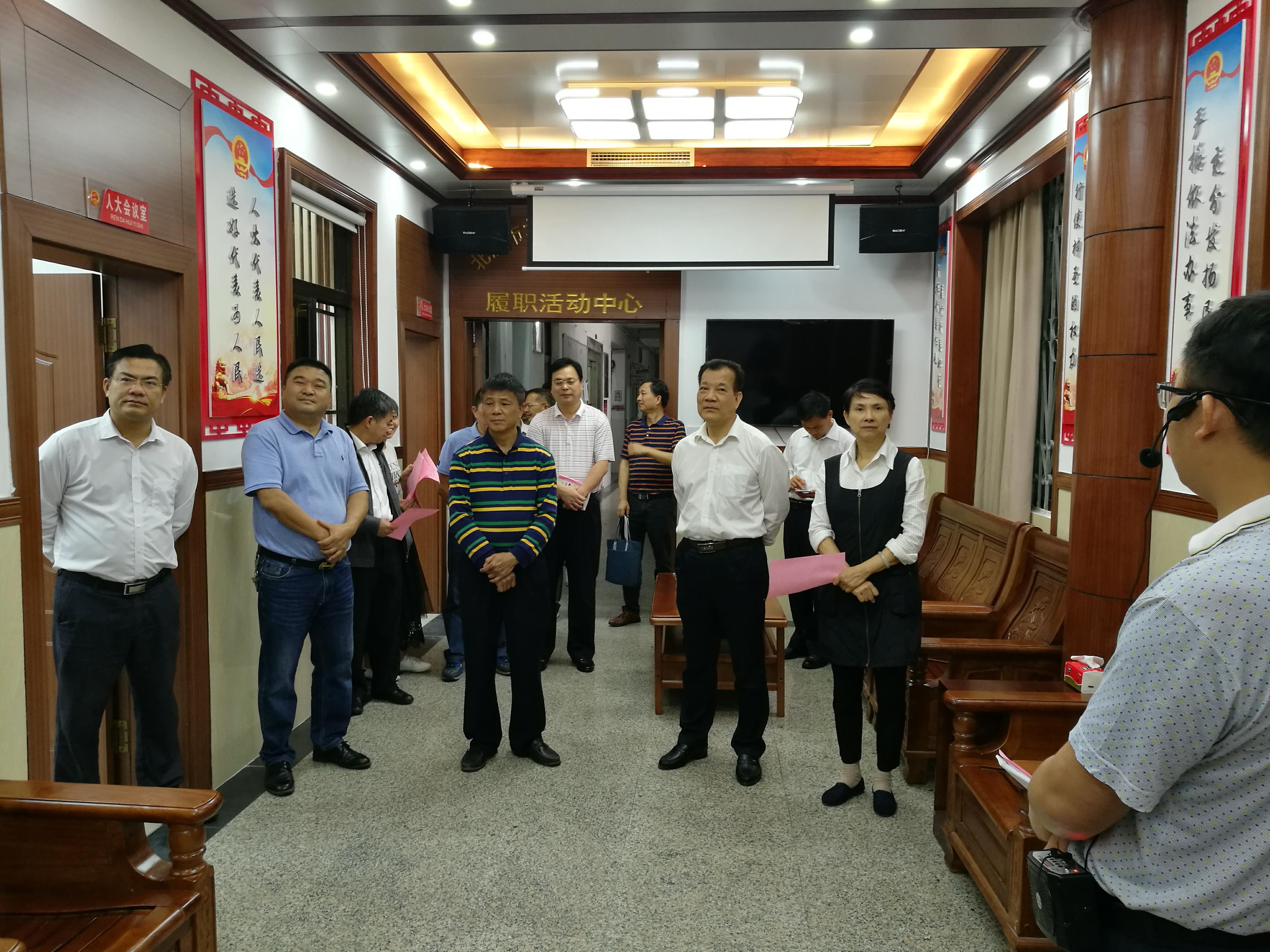 北流镇人大代表履职活动中心参观学习