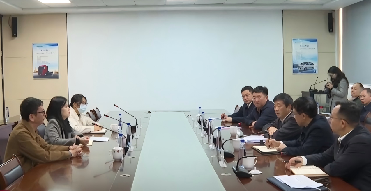 方春明来柳调研并看望基层人大代表