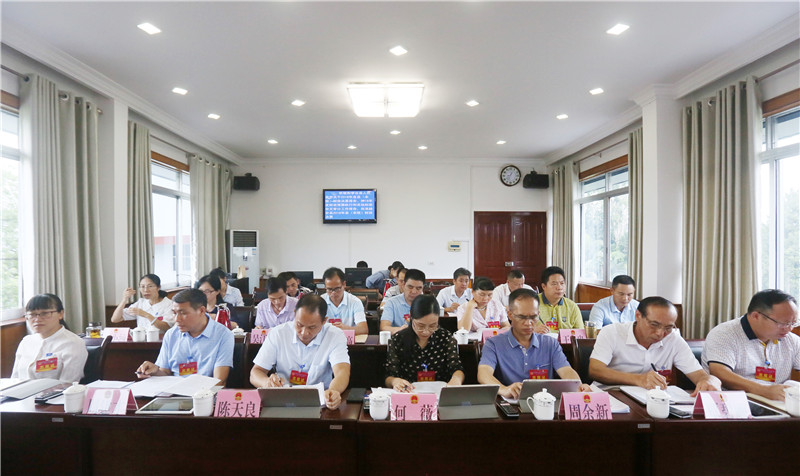 图三：7月25日,在融安县人大会议室拍摄的第十七届人大常委会第二十五次会议现场。（韦荣军 摄）