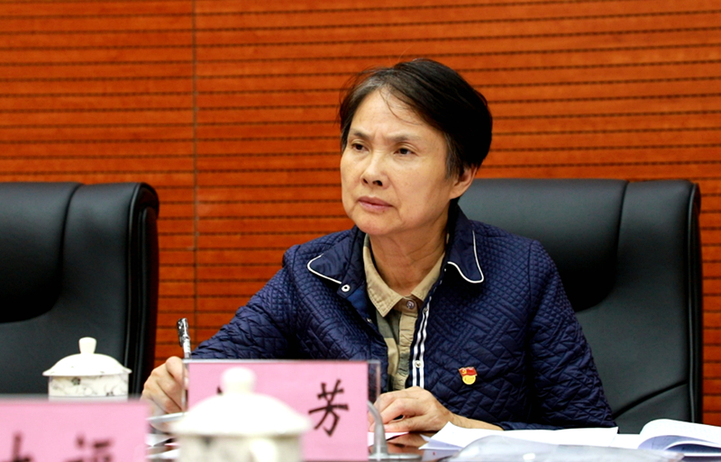 图2：10月23日，​柳州市人大常委会副主任刘芳参加座谈会、听取汇报。（陈国正 摄）_副本
